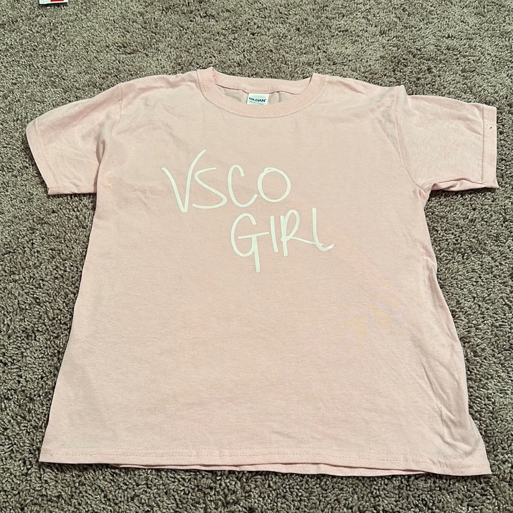 VSCO girl t shirt size small